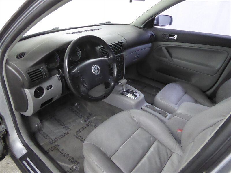 2003 VOLKSWAGEN PASSAT - Image 17
