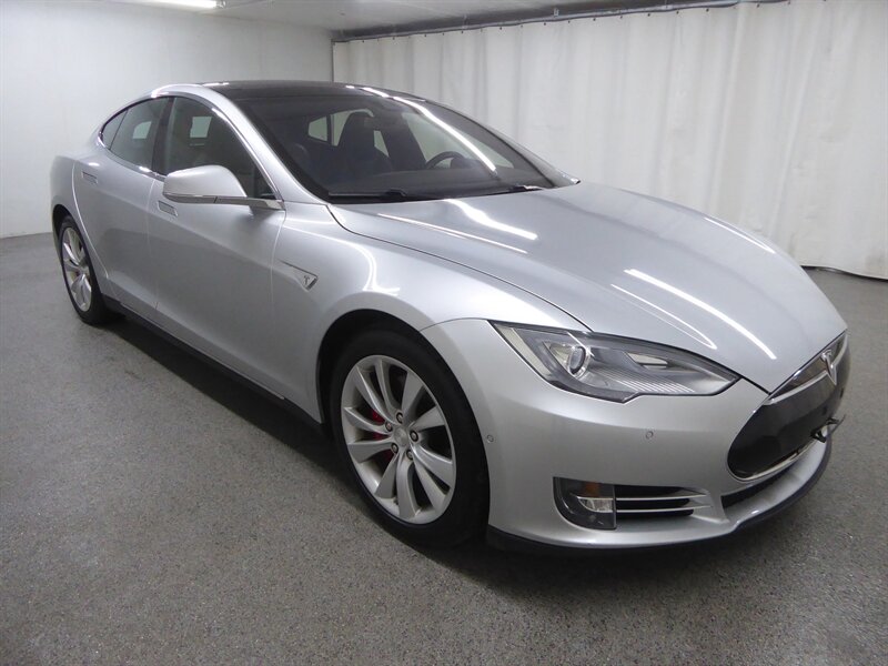 2015 Tesla Model S P85D's photo
