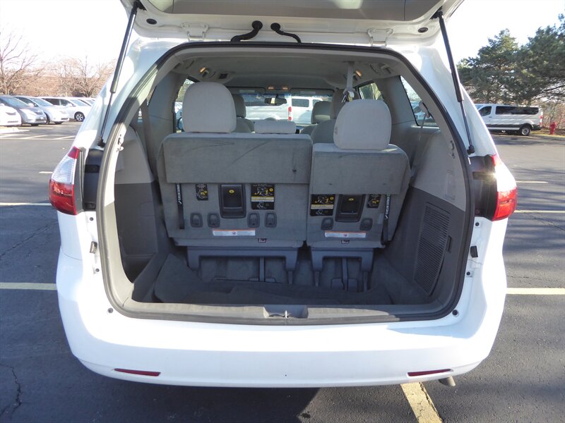 2016 TOYOTA SIENNA - Image 29