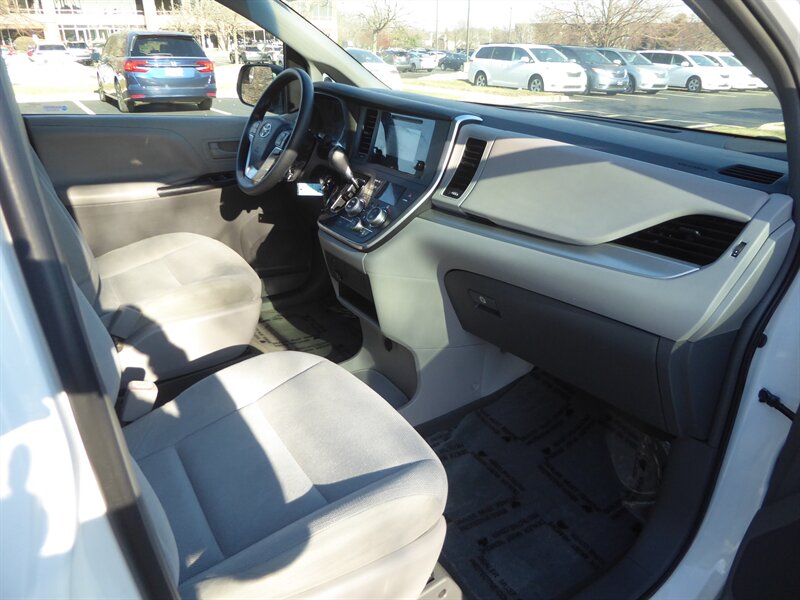 2016 TOYOTA SIENNA - Image 21