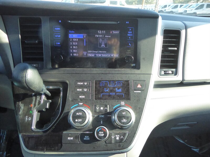 2016 TOYOTA SIENNA - Image 14