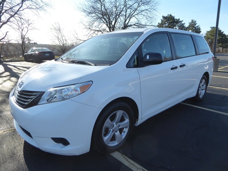 2016 TOYOTA SIENNA - Image 3