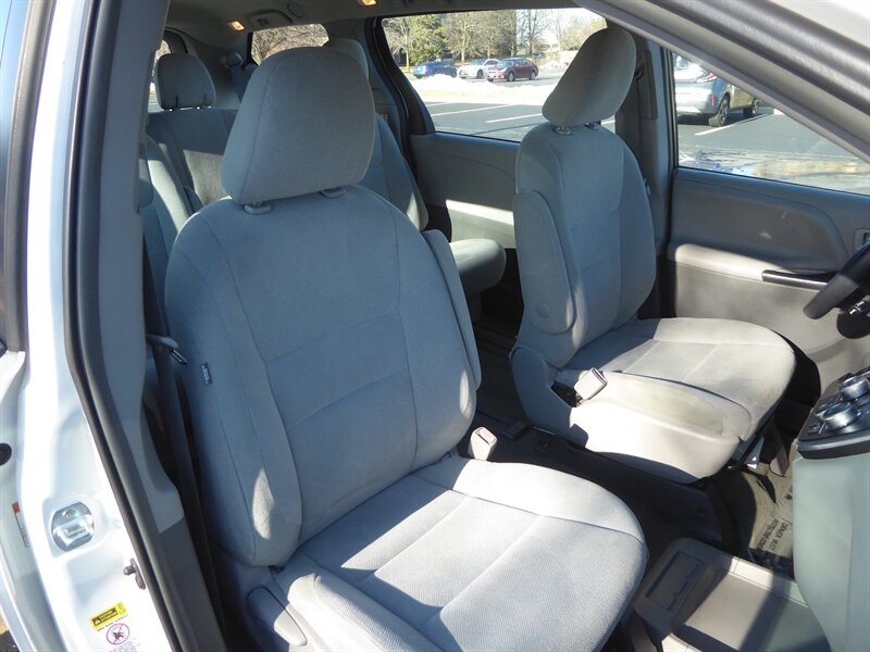 2016 TOYOTA SIENNA - Image 22