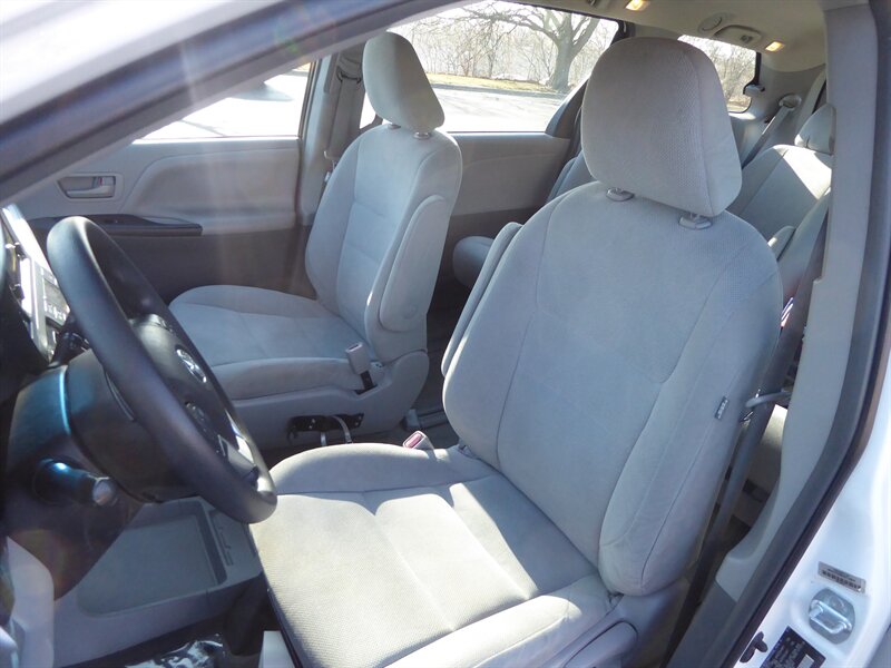 2016 TOYOTA SIENNA - Image 18