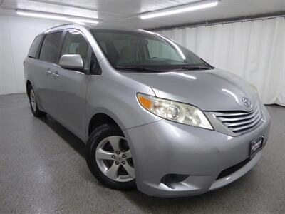 2016 Toyota Sienna LE 7-Passenger Auto Acces Minivan