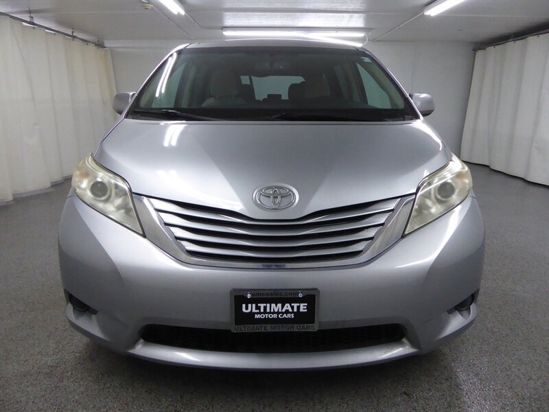 2016 Toyota Sienna LE 7-Passenger Auto Acces  