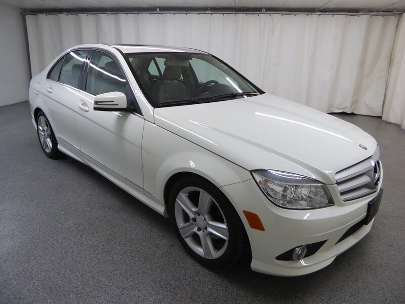 2010 Mercedes-Benz C 300 Luxury 4MATIC - Photo 1 - Downers Grove, IL 60515