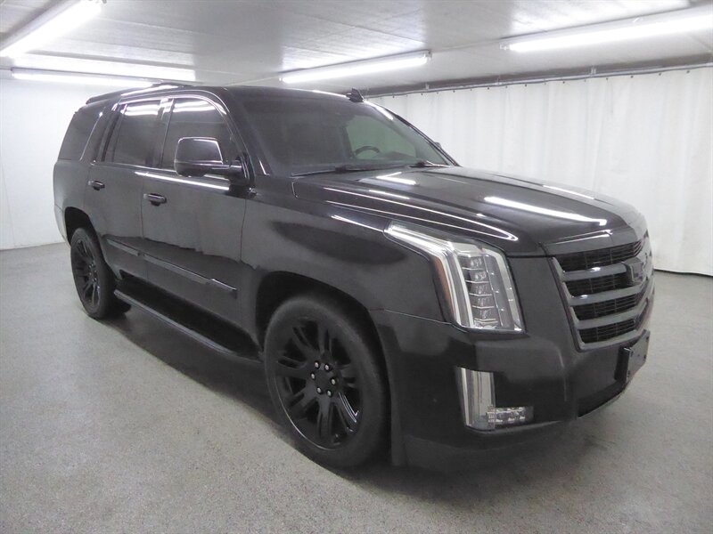 2017 Cadillac Escalade AWD Luxury's photo