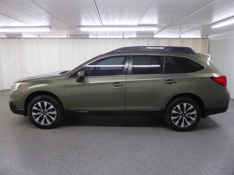 2016 Subaru Outback 2.5i Limited photo 3
