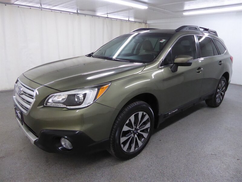 2016 Subaru Outback 2.5i Limited photo 2