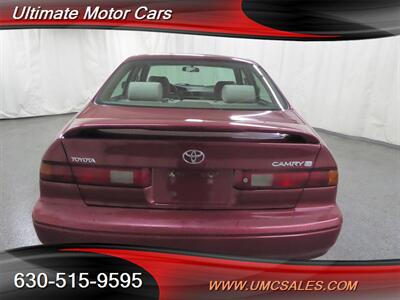 1998 Toyota Camry LE   - Photo 6 - Downers Grove, IL 60515