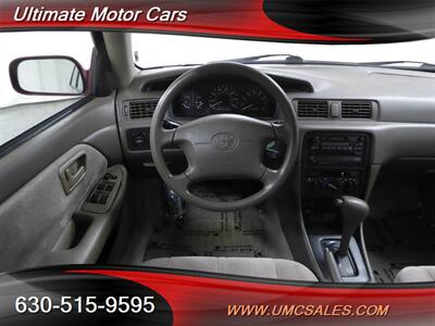 1998 Toyota Camry LE   - Photo 10 - Downers Grove, IL 60515