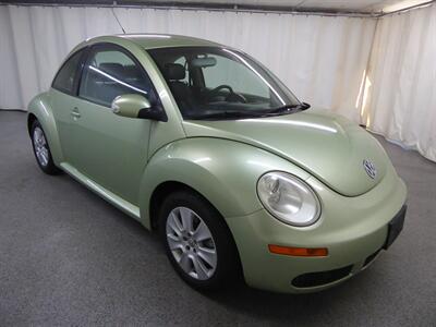 2009 Volkswagen New Beetle Base PZEV Hatchback