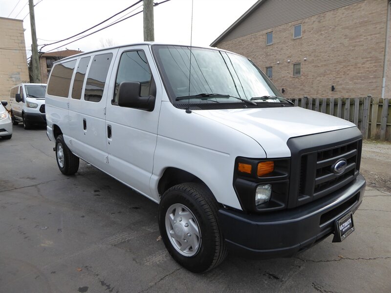 2013 Ford E-Series Econoline Wagon XL