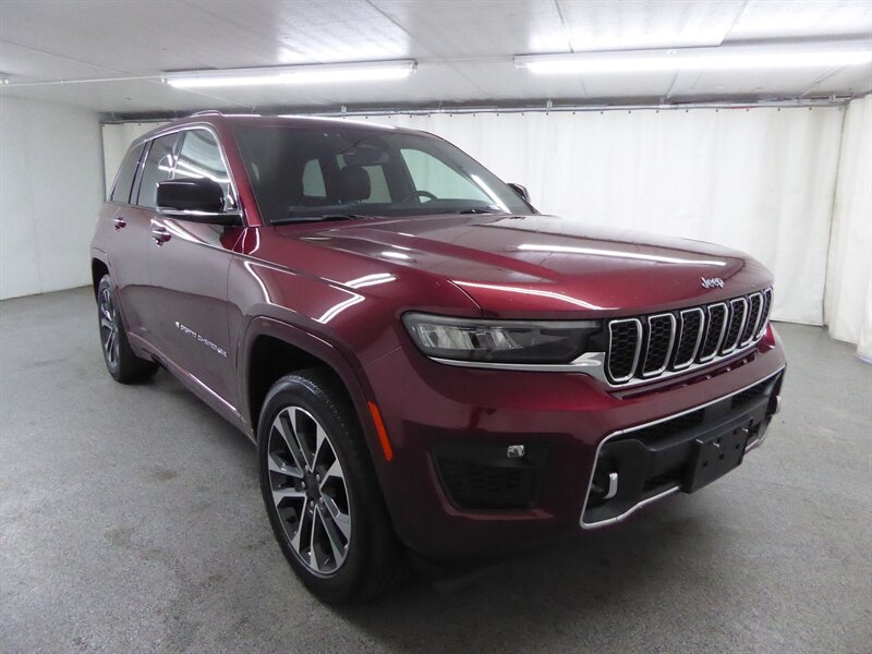 2022 Jeep Grand Cherokee Overland - Photo 1 - Downers Grove, IL 60515