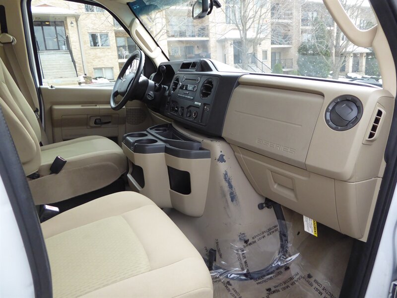 2013 FORD E-350 - Image 19