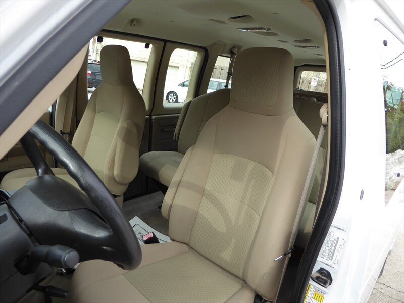 2013 FORD E-350 - Image 16