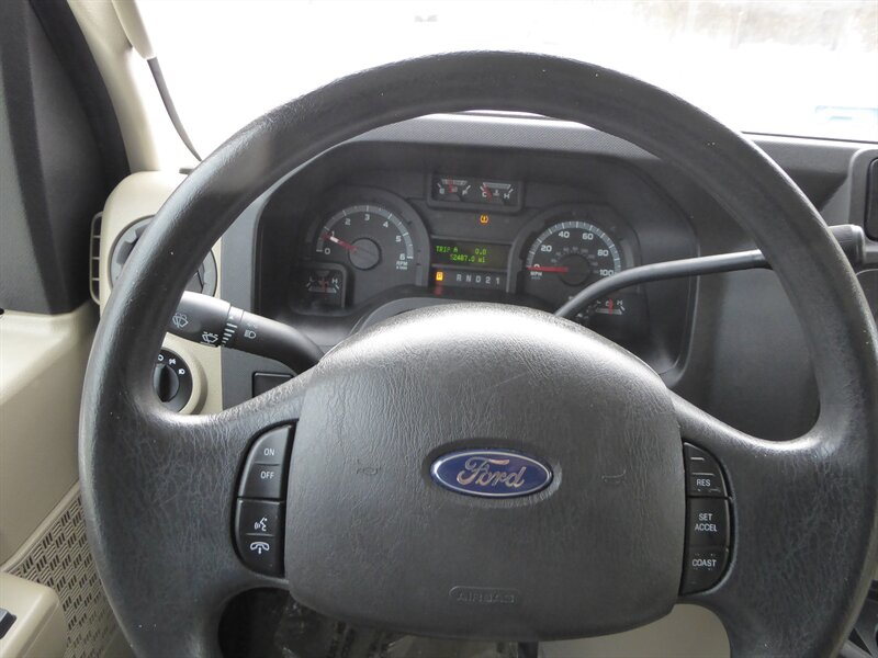 2013 FORD E-350 - Image 11