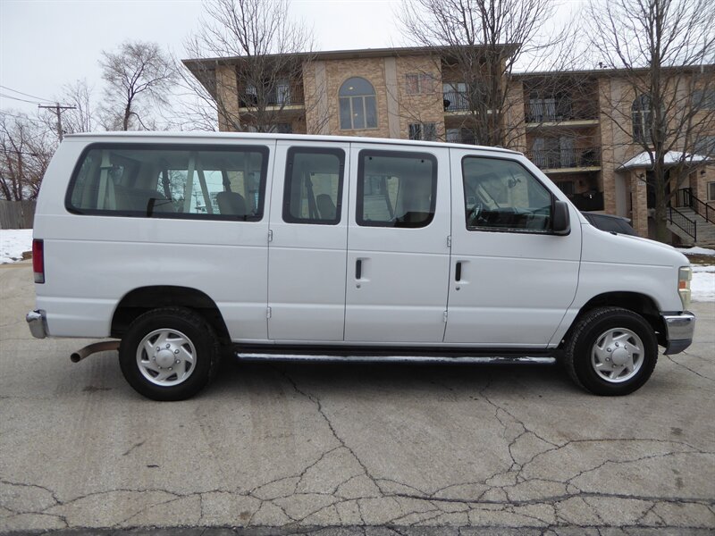 2013 FORD E-350 - Image 8