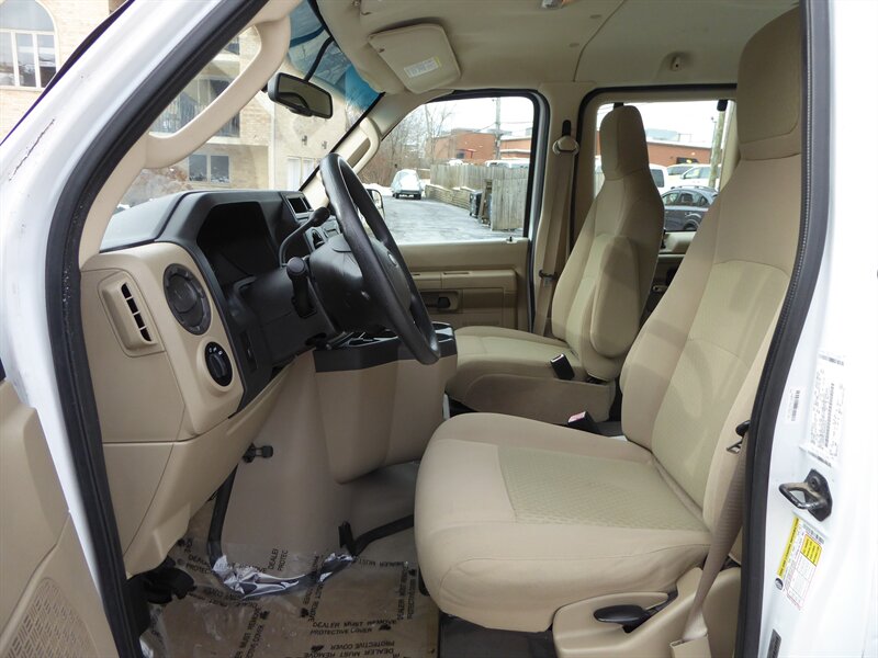2013 FORD E-350 - Image 17