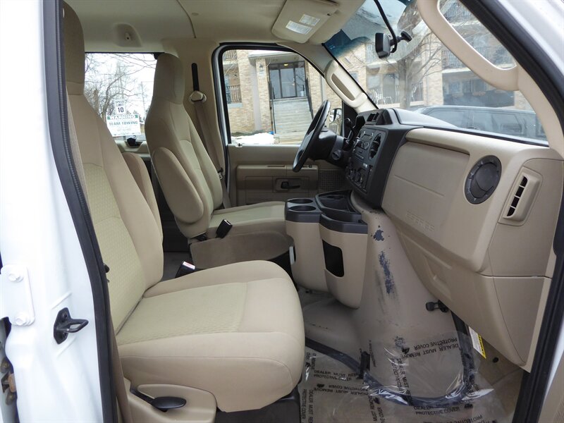 2013 FORD E-350 - Image 21