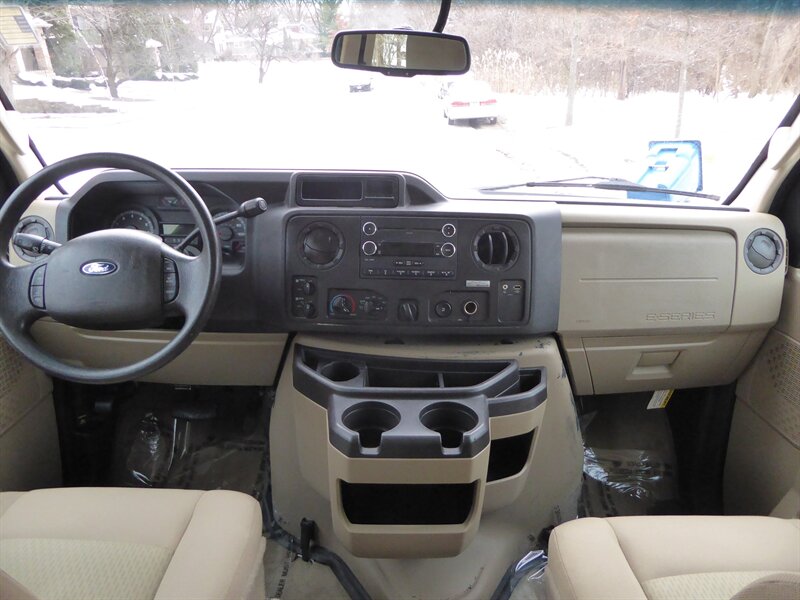 2013 FORD E-350 - Image 9