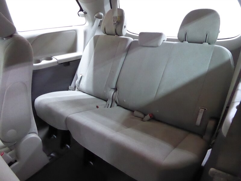 2016 TOYOTA SIENNA - Image 24