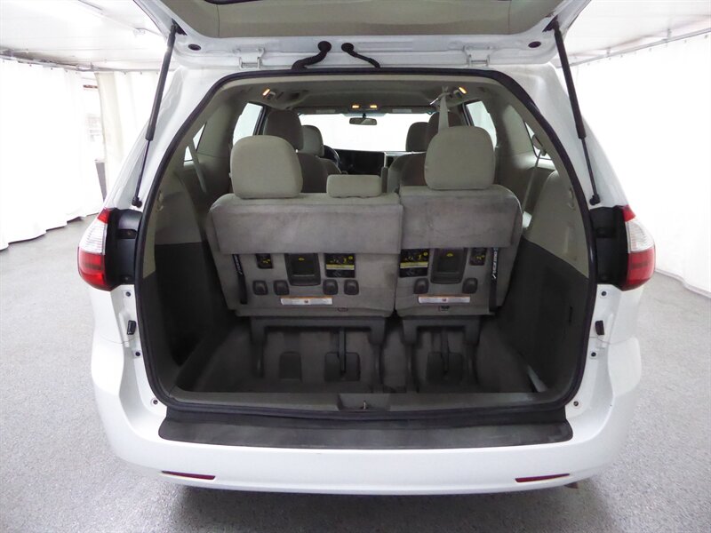 2016 TOYOTA SIENNA - Image 27