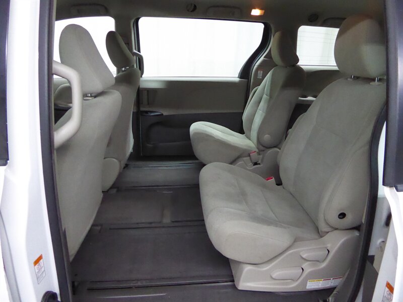 2016 TOYOTA SIENNA - Image 23