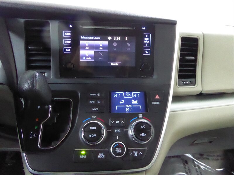 2016 TOYOTA SIENNA - Image 12