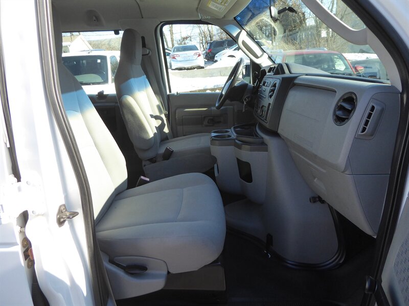 2013 FORD E-350 - Image 21