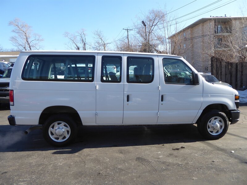 2013 FORD E-350 - Image 8