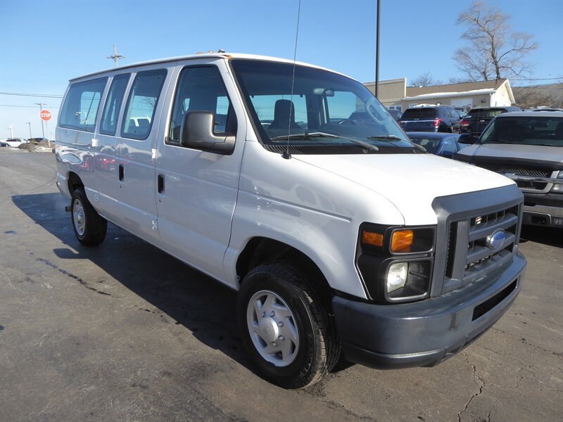 2013 Ford E-Series Econoline Wagon XL