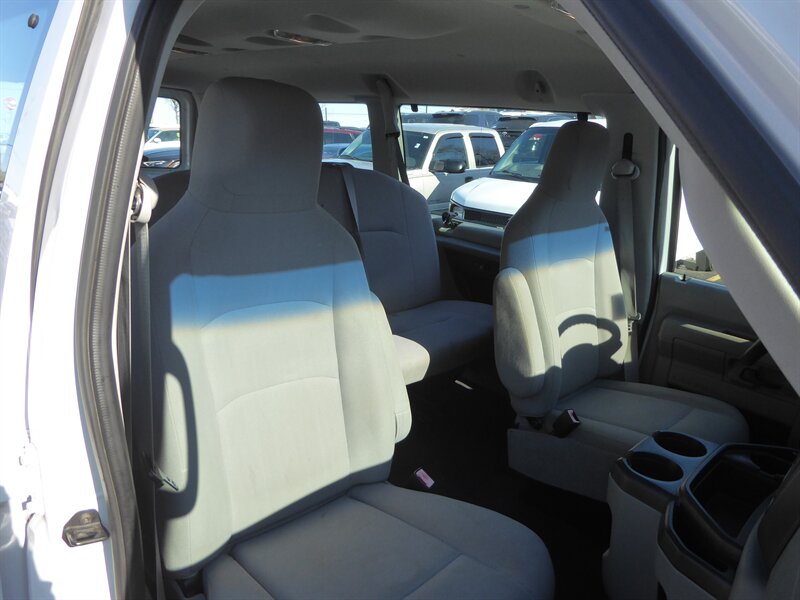 2013 FORD E-350 - Image 20