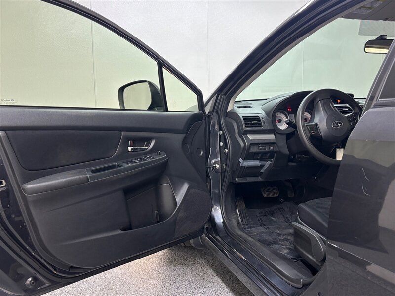 2012 Subaru Impreza 2.0i Premium   - Photo 9 - Downers Grove, IL 60515