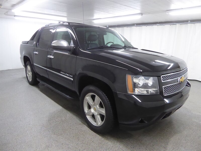 2013 Chevrolet Avalanche LTZ Black Diamond Edition 4WD