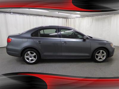 2013 Volkswagen Jetta SE PZEV   - Photo 8 - Downers Grove, IL 60515