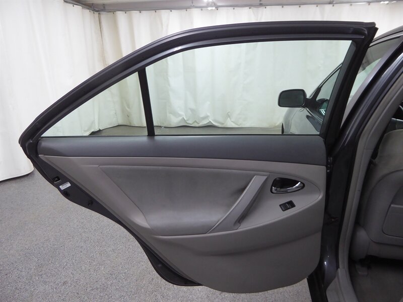 2009 TOYOTA CAMRY - Image 26