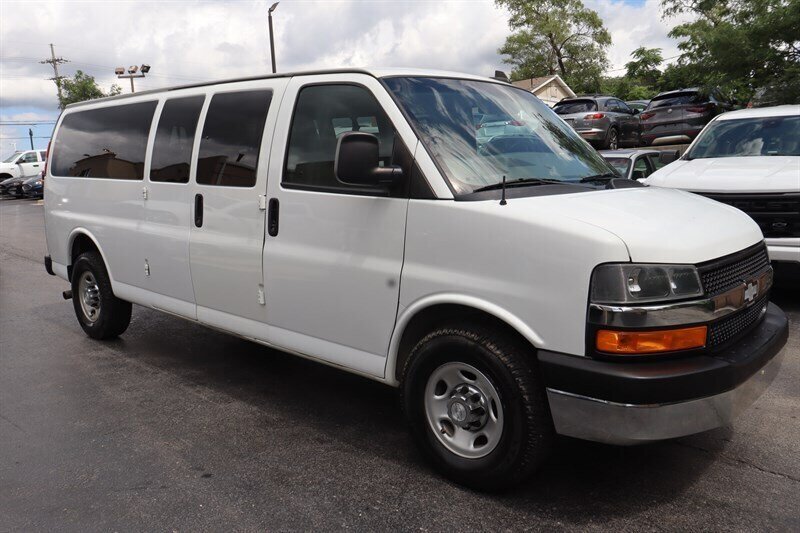 Summit White 2018 Chevrolet Express Van Rear-Wheel Drive Automatic