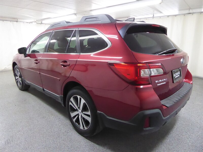 2018 Subaru Outback 2.5i Limited photo 3
