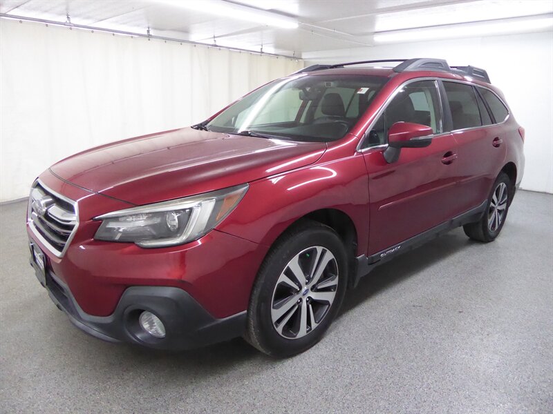 2018 Subaru Outback 2.5i Limited photo 2