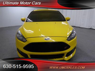 2017 Ford Focus ST   - Photo 2 - Downers Grove, IL 60515