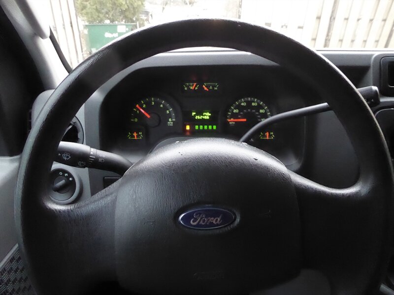 2013 FORD E-350 - Image 11