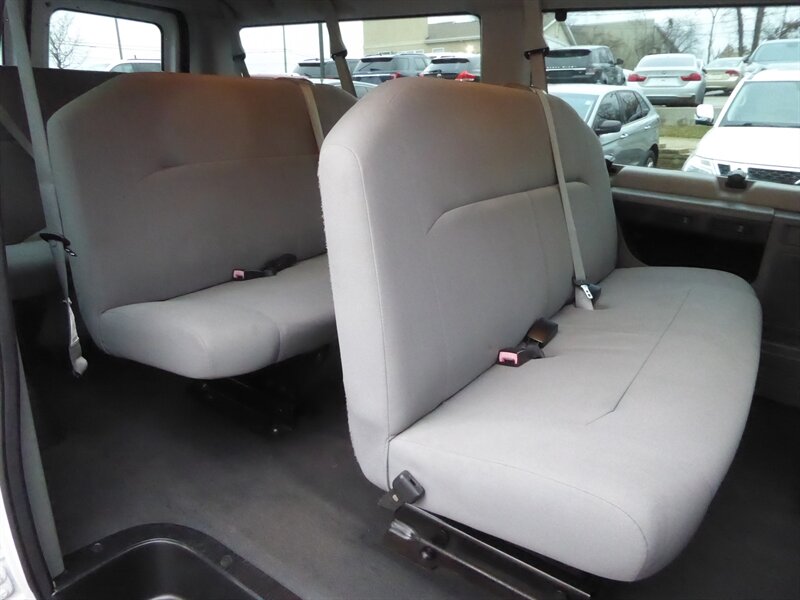 2013 FORD E-350 - Image 23