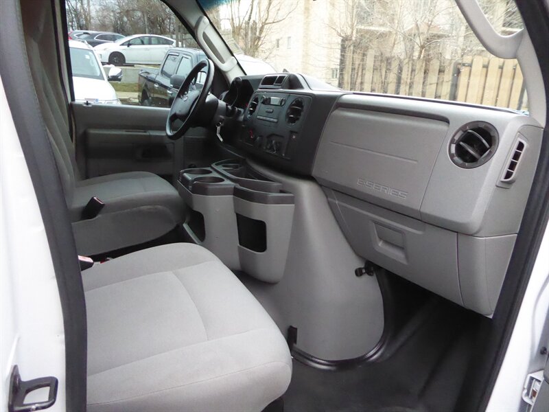 2013 FORD E-350 - Image 18