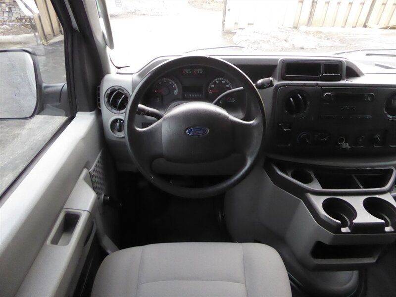 2013 FORD E-350 - Image 10