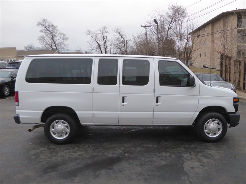 2013 FORD E-350 - Image 8