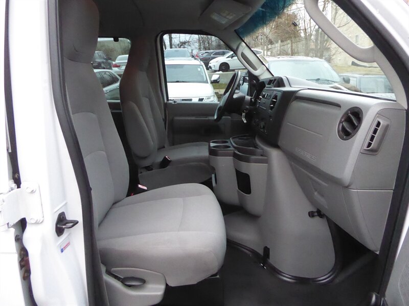2013 FORD E-350 - Image 20