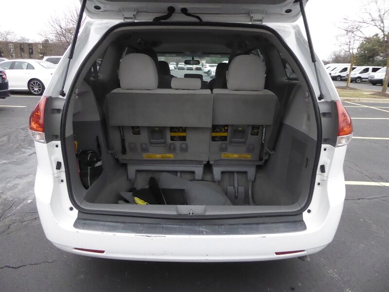 2014 TOYOTA SIENNA - Image 29