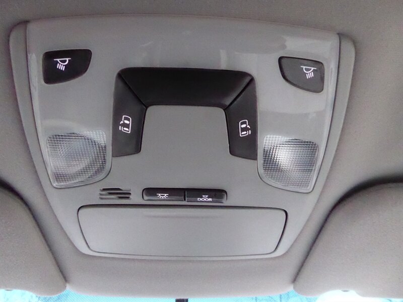2014 TOYOTA SIENNA - Image 16